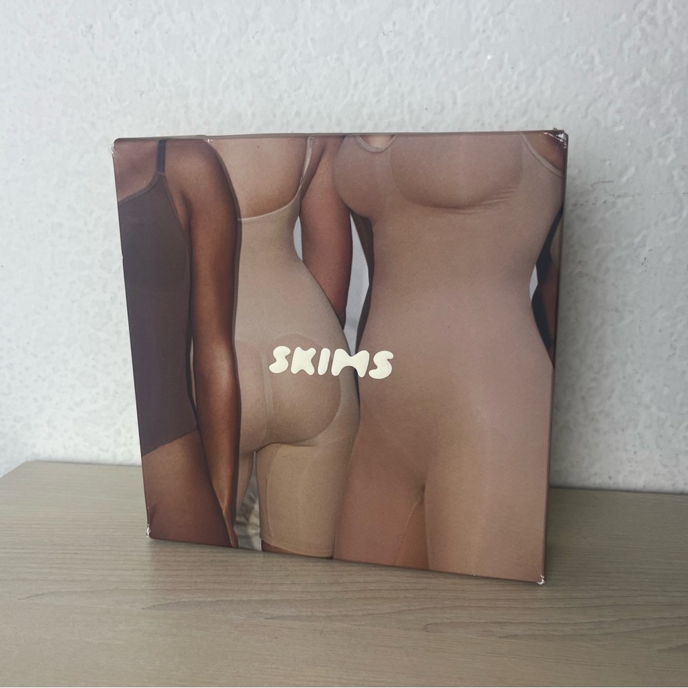 Skims NWOT Seamless Sculpt Onyx Thong Bodysuit, L/XL